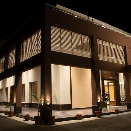 Hotel Rajhans Abhinandan Бопал Екстериор снимка